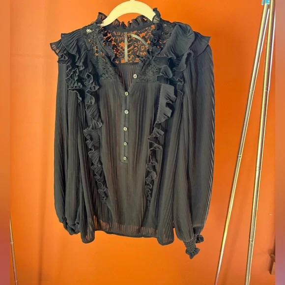 By Anthropologie Pleated Ruffle Blouse size S - Picture 2 of 3